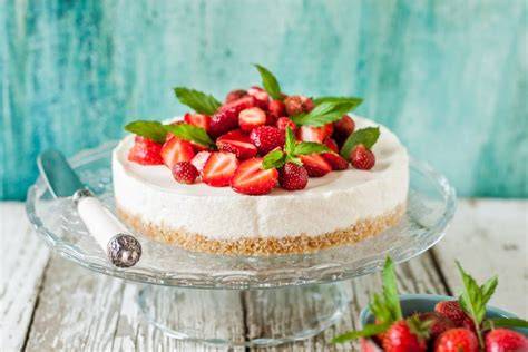 Foto: Käsesahne-Torte mit Quarkcreme und Erdbeeren