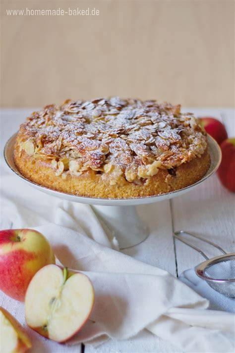 Foto: Mandeltopping karamellisiert auf Apfelkuchen