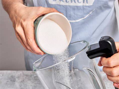 Foto: Mixer mit Erythrit für Puderzucker