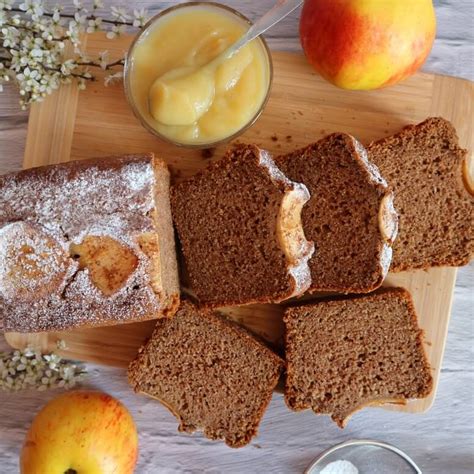 Foto: Saftiger Rührkuchen mit Apfelmus als Zucker- und Ei-Ersatz