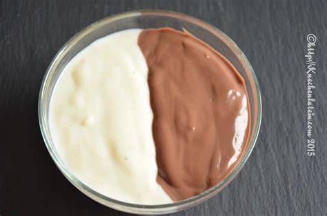 Foto: Schoko-Vla und Vanille-Vla nebeneinander