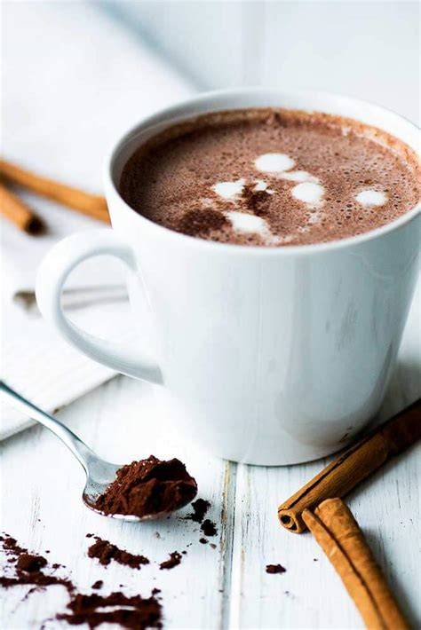 Foto: Tasse heiße Schokolade aus stark entöltem Kakao