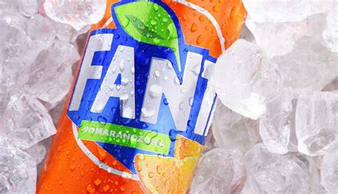 Foto: Tränken mit ungewöhnlichen Flüssigkeiten (Energy-Drink, Fanta, Kaffee)