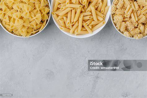 Foto: Verschiedene Formen von Mungobohnenkuchen (Mondkuchenformen)