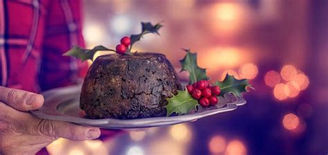 Foto: Weihnachtspudding in Bombenform vor dem Garen
