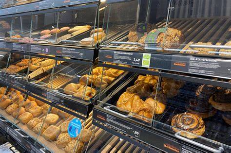 Foto ALDI Backwaren Theke (frisch gebackene Croissants)