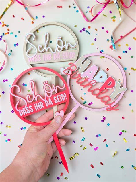 Fotobeispiele: Torten mit Zuckerschrift-Beschriftung und Caketopper