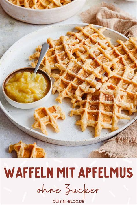 Fotocollage: Waffel-Toppings ohne Zucker - Apfelmus, Beeren, Nussmus, Banane