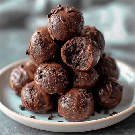Fotoreihe: No-Bake Brownie-Bites und Blaubeerkompott-Schicht