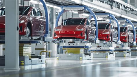 Fotostrecke: Werkshallen in der Eupener Industriezone und leere Produktionslinien