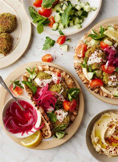 Fotostrecke: Zuckerarme Hauptgerichte (Ofengemüse, Omelett, Quinoa-Salat, Falafel)