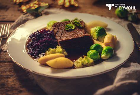 Fränkische Beilagen zum Sauerbraten: Klöße, Wirsing, Rosenkohl