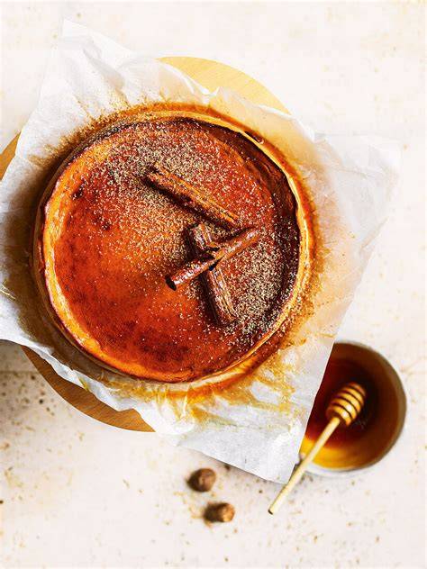 Früher griechischer Käsekuchen - Darstellung mit Honig und Getreide