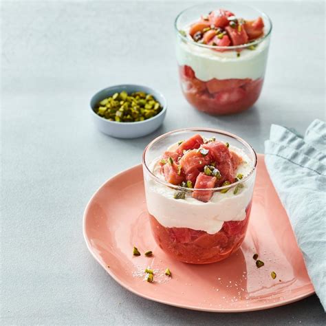 Frühlingsdessert mit Rhabarber und Mascarponecreme