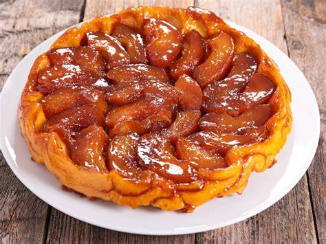Französische Konditorei: Tarte Tatin in verschiedenen Variationen