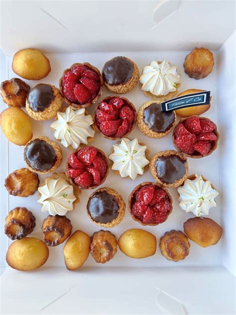 Französische Patisserie, Petit Fours und Marzipan