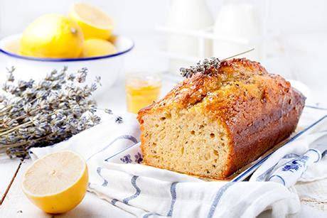 Französische Variante: Mit Sirup getränkter Zitronenkuchen