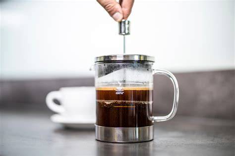 French Press mit aromatisiertem Kaffee