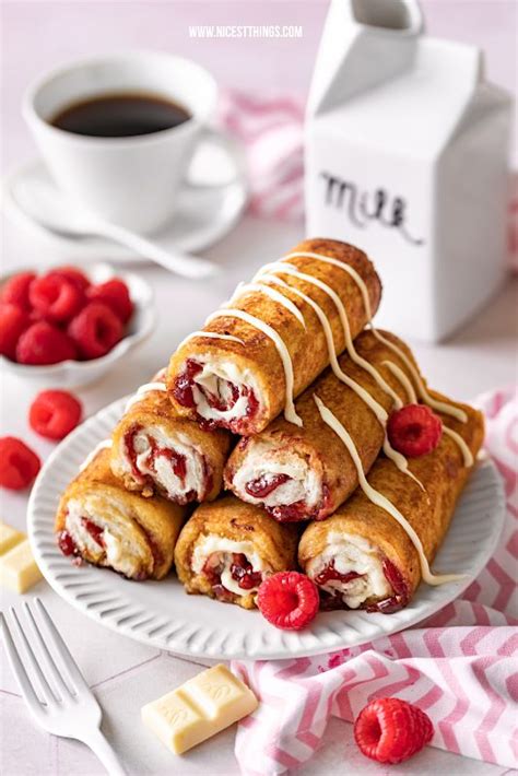 French Toast Rolls mit Himbeerkonfitüre und weißer Schokocreme