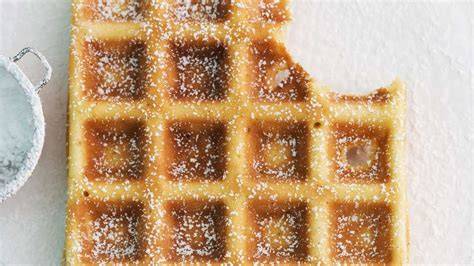Frisch gebackene Johann Lafer Haselnuss-Waffeln