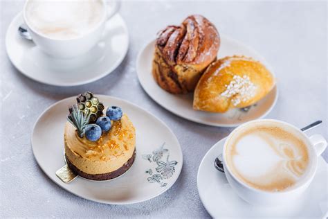 Frisch gebackene Kuchen im Café Zimt und Zucker
