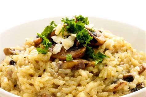 Frisch gehobelter Trüffel über Risotto