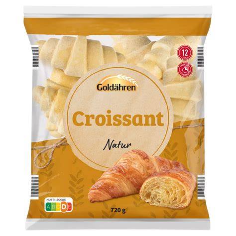 Frische Aldi Süd Aufback Croissants auf Backblech im Ofen