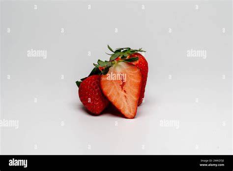 Frische Erdbeeren aufgeschnitten