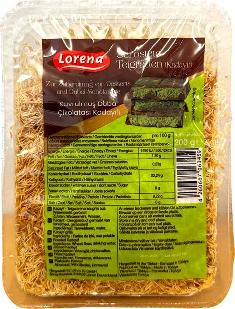 Frische Kadayif-Teigfäden in einer türkischen Bäckerei