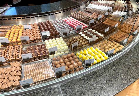 Frische Läderach Schokoladentafeln und Pralinen