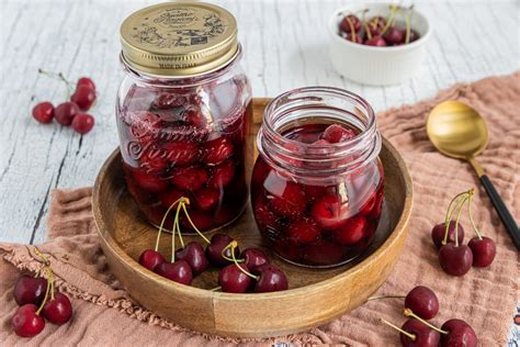 Frische Süßkirschen in einer Schüssel