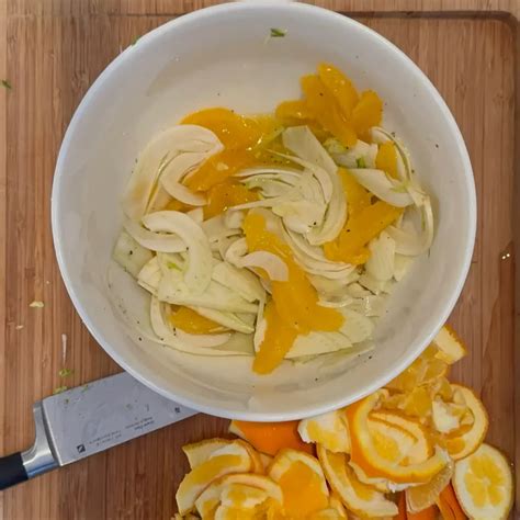Frischer Chicorée-Orangen-Salat mit Fenchel und Rüebli