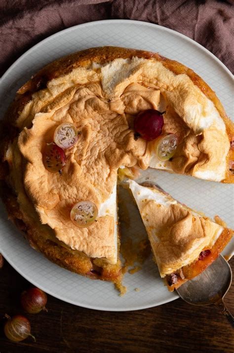 Frischer Rührteig mit Buttermilch für Stachelbeerkuchen