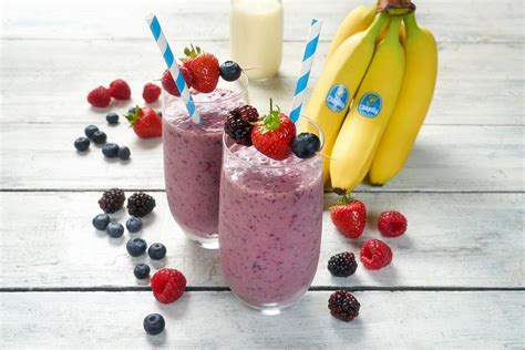 Frisches Fruchteis mit natürlicher Süße aus Beeren und Bananen
