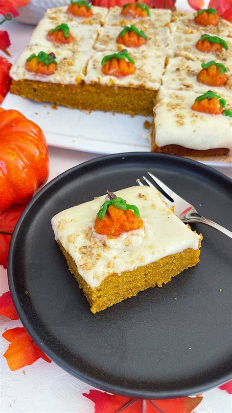 Frischkäse-Frosting auf Kürbiskuchen