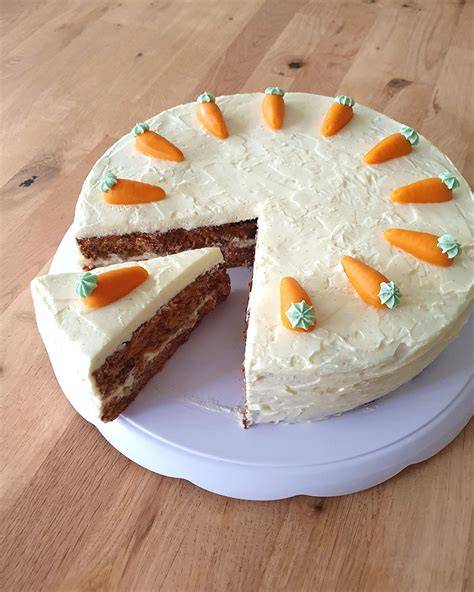 Frischkäse-Frosting auf Torte