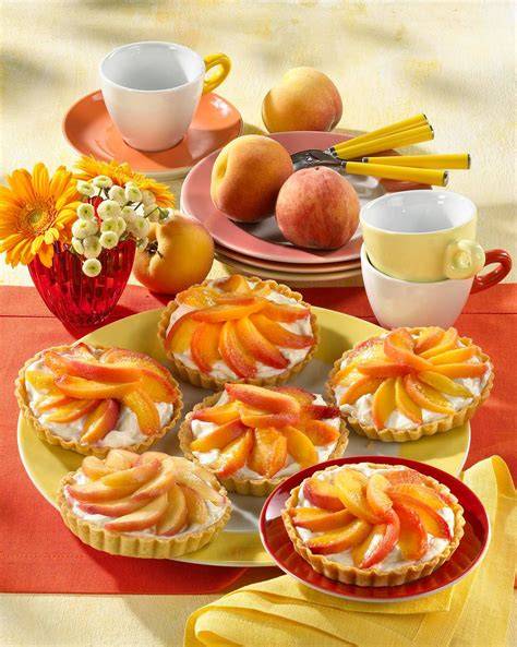 Frischkäsecreme mit Pfirsichen auf Torteletts