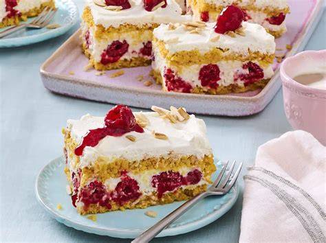 Frischkäsecreme mit Sahne und Himbeeren
