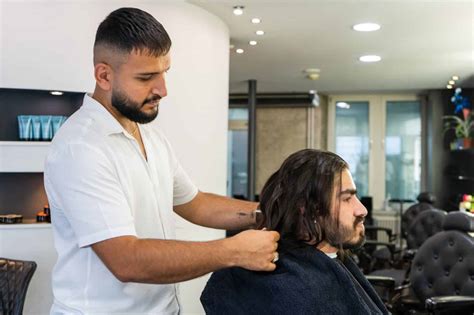 Friseurdienstleistungen für Damen und Herren