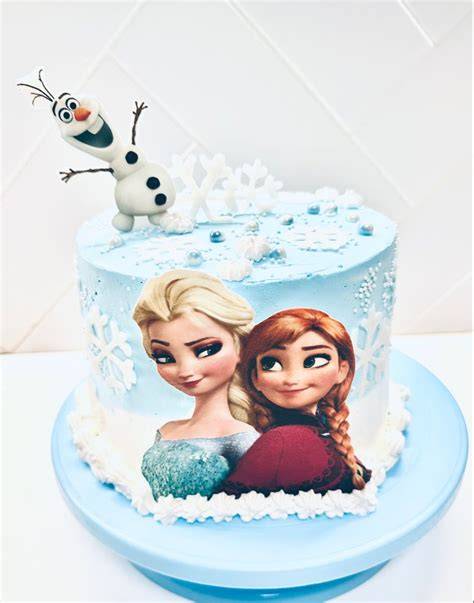 Frozen Cake mit Elsa, Anna und Olaf Cake Toppern