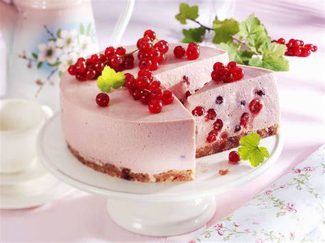 Frucht Quark Torte ohne Gelatine angeschnitten