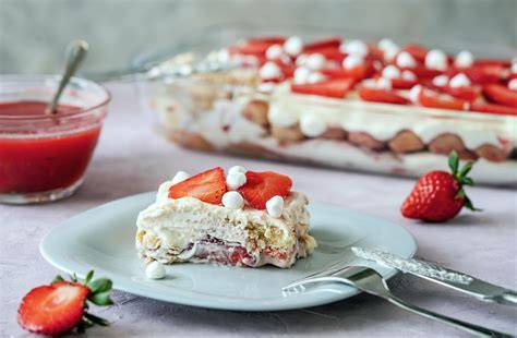 Fruchtige Erdbeer-Tiramisu-Variante