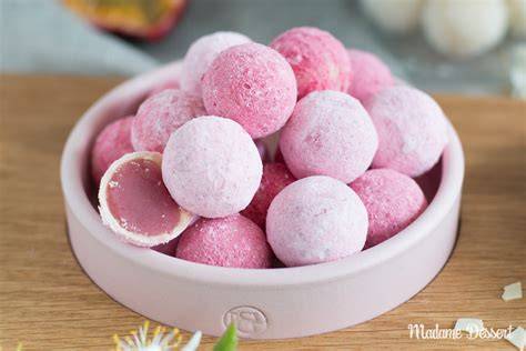 Fruchtige Pralinen mit Himbeer- und Mangofüllung