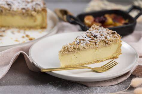 Fruchtiger Streuselkuchen mit cremiger Füllung