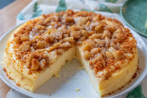 Galatopita im Anschnitt, cremige Textur wie Pudding
