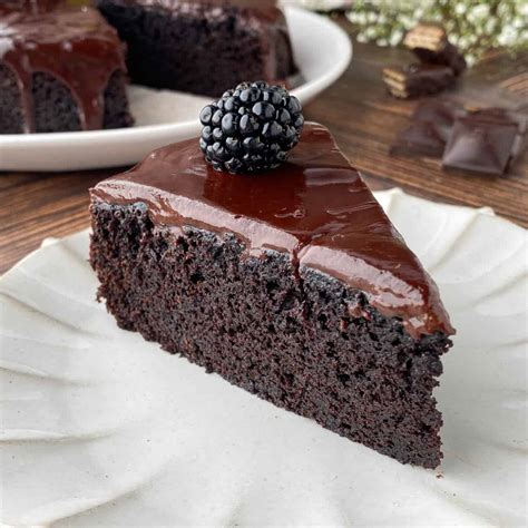Ganache-Torte mit Fondantdecke