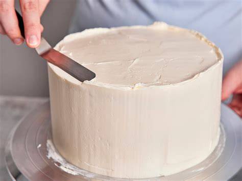 Ganacheherstellung und Einstreichen der ganzen Torte - glatter Abschluss