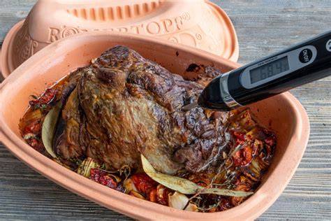 Garen im Römertopf: Feuchtigkeit und Aroma