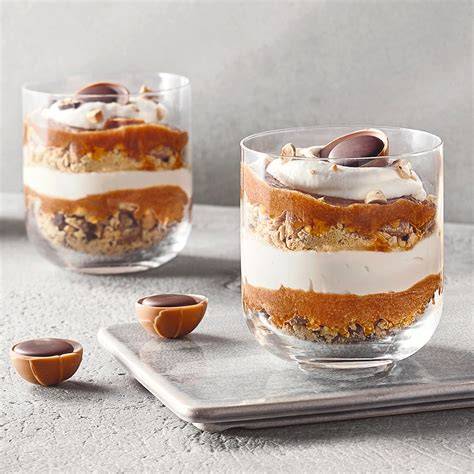 Garnierte Dessertgläser mit Toffifee