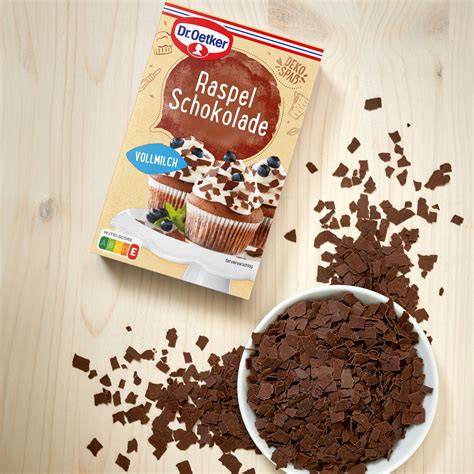 Garnierte Gläser mit Raspelschokolade